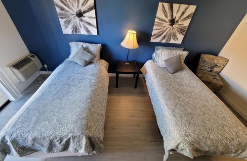 Pico - Robertson Hotel | (B02) Cozy Double Bed Suite