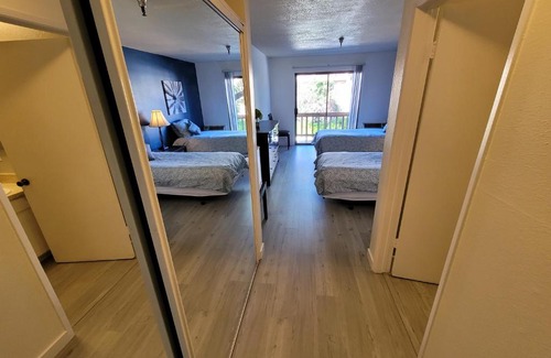Pico - Robertson Hotel | (B02) Cozy Double Bed Suite