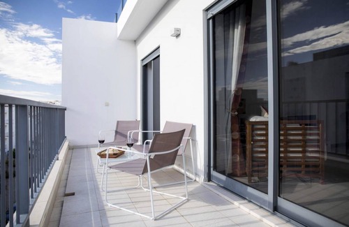 Lagos Apartment | B04 - Luxury 2 Bed with Top Terrace Pool