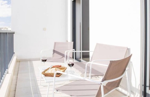 Lagos Apartment | B04 - Luxury 2 Bed with Top Terrace Pool