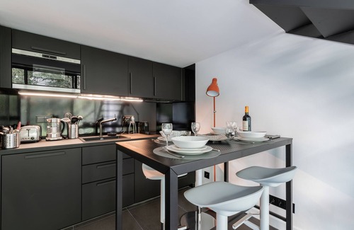 15th Arrondissement Apartment | B5 Loft Duplex 175Blo-Paris Convention