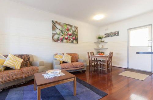 Crawley Apartment | B7 Crawley Apartment 1 BRM & Sleepout near UWA