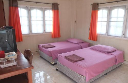 Sattahip House | Baan Chom Chan Resort