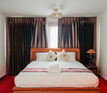 Chang Khlan Hotel | Baan Khlong Mae Kha Hotel