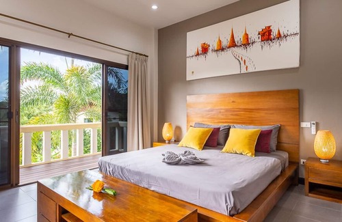 Wok Tum Villa | BAAN SAM SAO- Elegant 3 bd villa with large pool & tropical garden