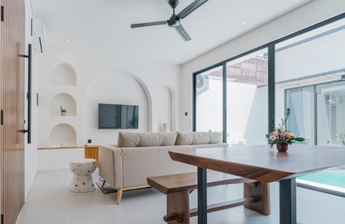 Pererenan Villa | Babali 希腊风格别墅