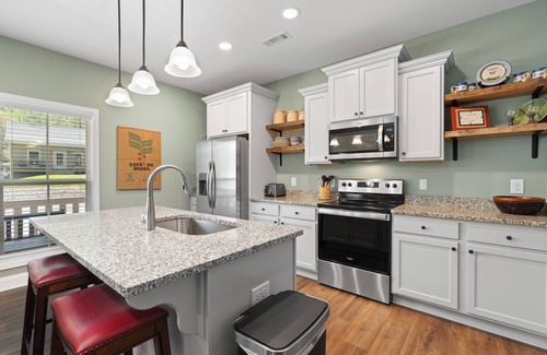 Sherwood Forest Cabin | Babbling Brook-New construction