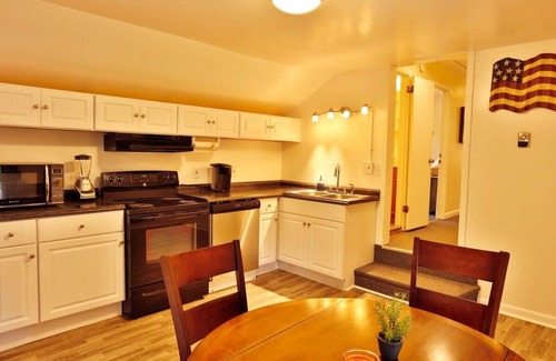 Oneonta Apartment | Babe Ruth Apt 2 - All Star Baseball Rentals