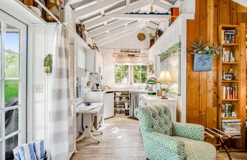 Saint Simons Island Hotel | Baby Breezy Tree House
