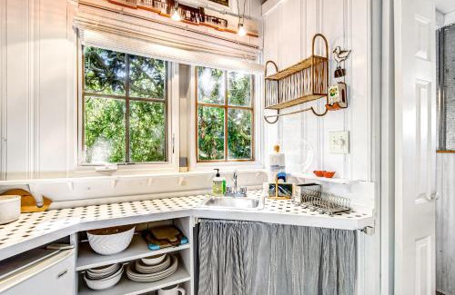 Saint Simons Island Hotel | Baby Breezy Tree House