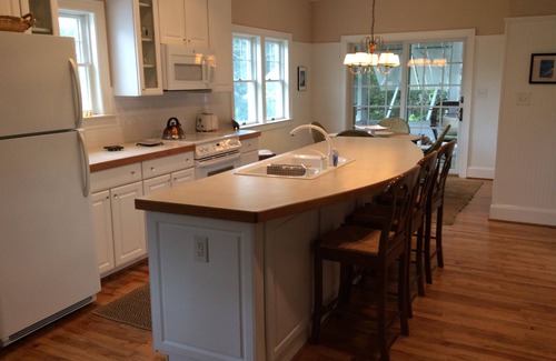 Ocracoke Cottage | Baby Duck Cottage- A Storybook Island Bungalow Steps from the Lighthouse-3BR/2BA