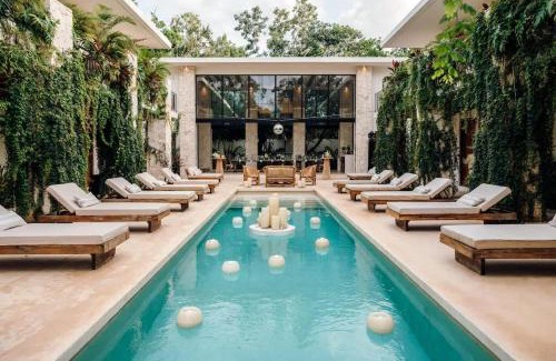 Tulum House | Babylon - Villa 10 Pools - Gym - Game Room
