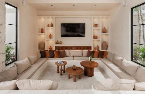 Tulum House | Babylon - Villa 10 Pools - Gym - Game Room