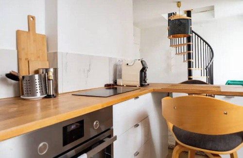 Saint-Thomas-d'Aquin Apartment | Bac Grenelle Très Mignon Duplex Situé Dans un des Plus Beaux Quartiers de Paris