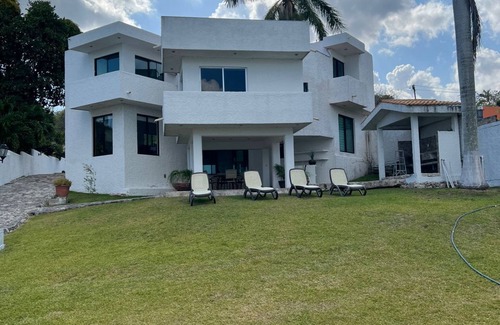 Bacalar House | Bacalar Casa Azul Excelente Ubicación, Casa Privada a la Orilla de la Laguna