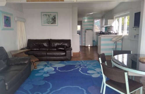Papamoa Beach House | BACH on BEACH- Pipi Palace.