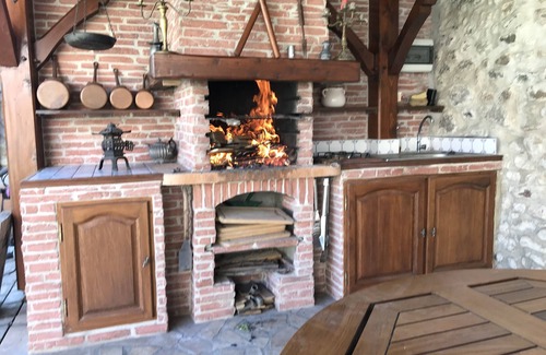 Saint-Vincent-de-Mercuze Bed & Breakfast | Bach room in house with jacuzzi, swimming pool, terrace and barbecue