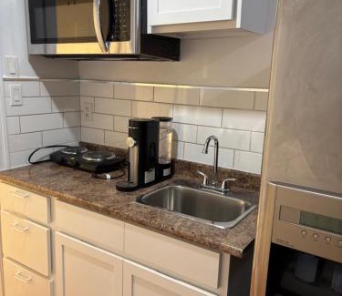 Bedford House | Bachelor and Double room in Bedford, Halifax