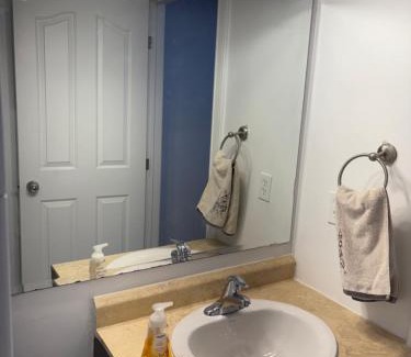 Bedford House | Bachelor and Double room in Bedford, Halifax