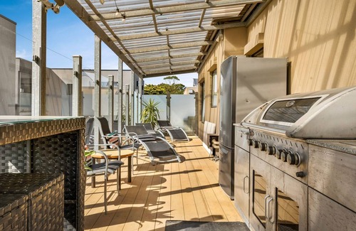 Smiths Beach House | Back Beach Beauty in Smiths Beach