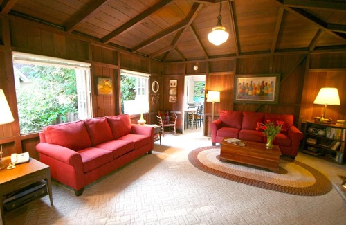 Guerneville House | Back in the Day! Redwoods! Walk to River!! BBQ Grill! Fast WiFi!! Dog Friendly!