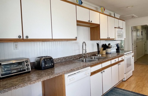 Ocracoke House | Badger Bungalow: Sunsets over Pamlico Sound, private boat dock.
