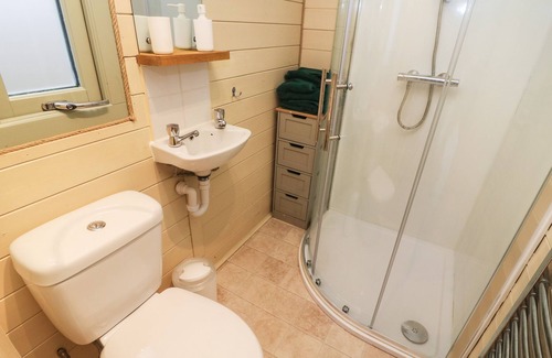 Sutton-in-Craven Cottage | BADGER, romantic, character holiday cottage in Cross Hills