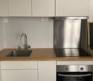 20th Arrondissement Apartment | Bagnolet 2 - KP - Parisian studio near Père Lachaise for 2 pers