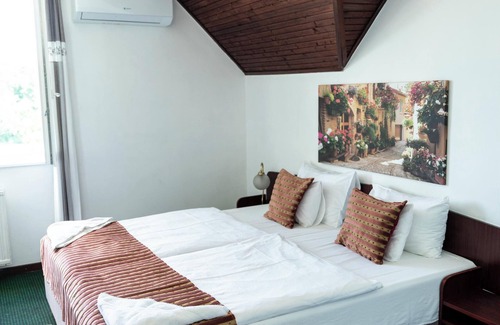 Gyomro Hotel | Bagoly Fogadó