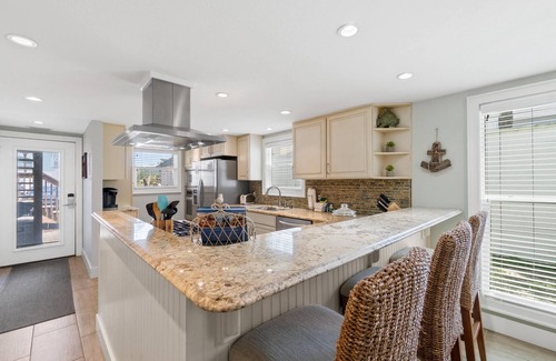 Sunnyside House | Bahama West - Beach Haven, Pet Friendly, Beach Access, West End, Free Activities