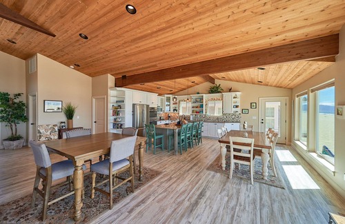 Oregon Coast House | Bailey's Place #173 - luxury oceanfront with views and direct beach access. 4.5 baths.