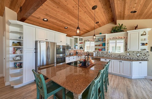 Oregon Coast House | Bailey's Place #173 - luxury oceanfront with views and direct beach access. 4.5 baths.