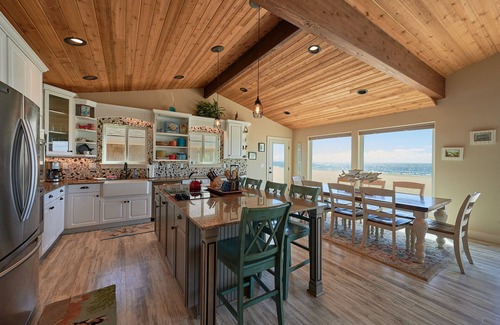 Oregon Coast House | Bailey's Place #173 - luxury oceanfront with views and direct beach access. 4.5 baths.