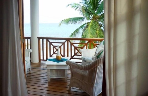 San Pedro House | BajaMar: Beach Front; Pool; Wonderful Staff & Excellent Location