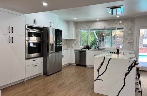 Bakersfield House | Bakersfield Luxe Stay- Private Spa Vibes Stylish & Serene