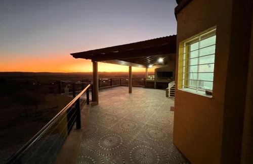 Nono House | Balcones del Arroyo