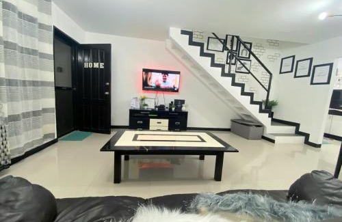 Clark Apartment | Balcony & 2BR TownHouse - near Clark Airport & Aqua Planet - TRP2
