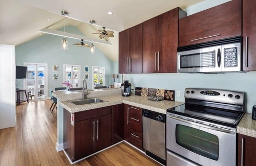 Downtown Apartment | Balcony & Near Downtown - Sky Suite on Duval