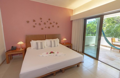 Gonzalo Guerrero Hotel | Balcony Room King Size #207