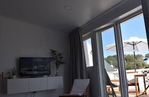 Olhos D'Agua Apartment | Balcony to the sea 200 m from the beach