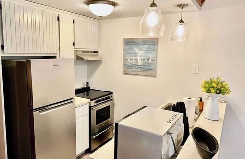 Ephraim Condo | Balcony Views, Walk to Waterfront and popular shopping and restaurants
