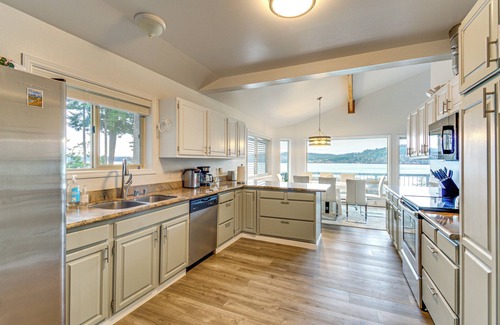 Adelma Beach Cottage | Balcony w/Bay Views: Family Gem in Port Townsend