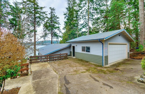 Adelma Beach Cottage | Balcony w/Bay Views: Family Gem in Port Townsend