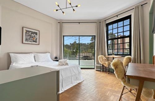 Abernessia Apartment | Balcony Wi-Fi Commercia Center Home Office Space
