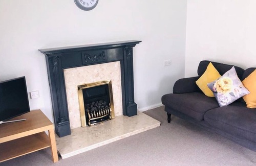 Balderton House | Balderton Lodge ** Sleeps 9 **