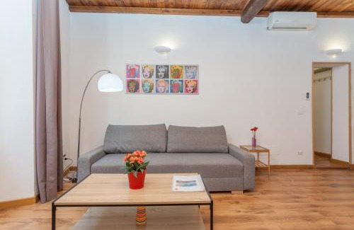 Rione VII Regola Apartment | Balestrari Palace close to Campo dei Fiori Piazza Navona Piazza Venezia