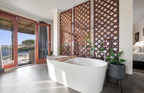 Halls Head House | Bali At The Bay Sunsetsheated Pool Beach &town