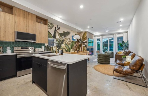 Southeast Houston House | Bali in Houston-Unit A,4BR/4Bath