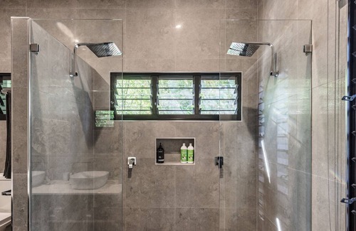 Nightcliff House | Bali inspired hideaway with plunge Pool & separate Villa
