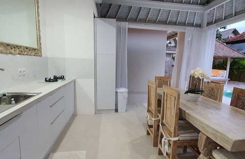 North Legian Villa | Bali – Seminyak – villa with pool – 6/7 pers.-quiet area in the heart of life